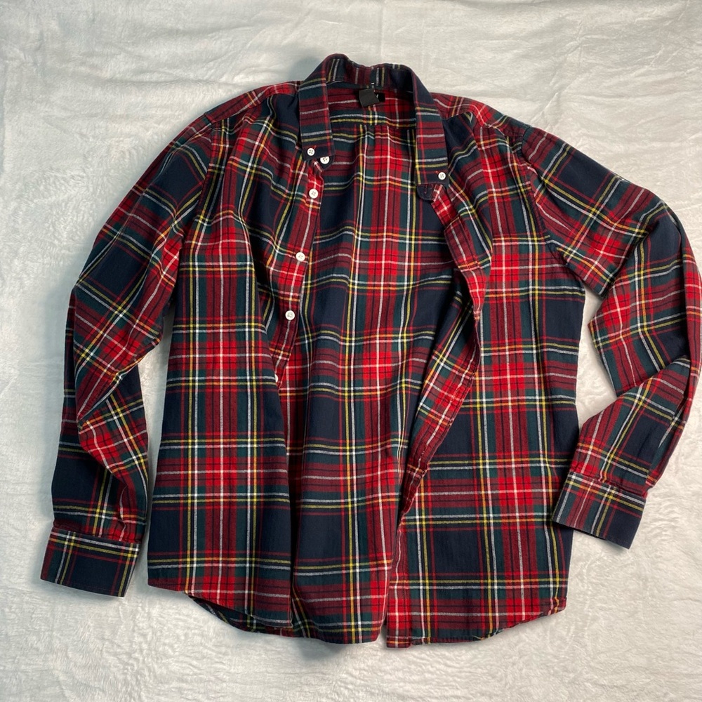 H&M Red, Navy, Hunter Green Plaid Button Down Flannel Shirt